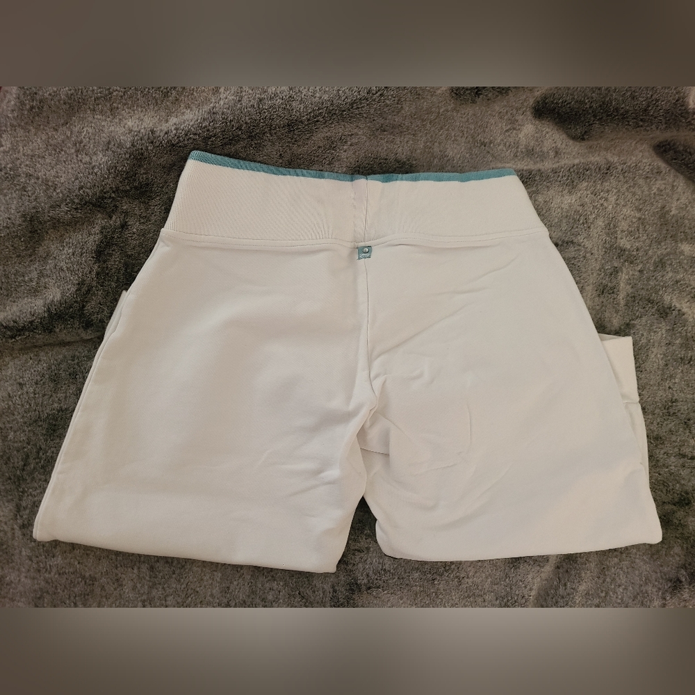 Ecko Red Capris - Picture 4 of 5